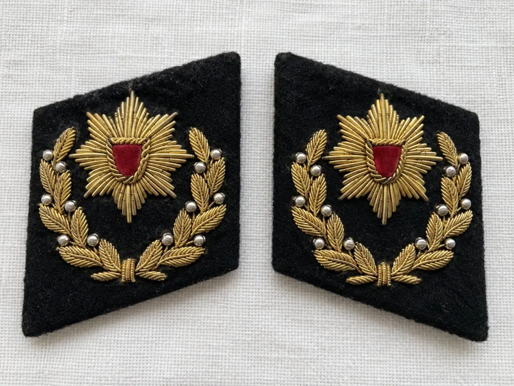 Star Wreath Command Collar Tabs