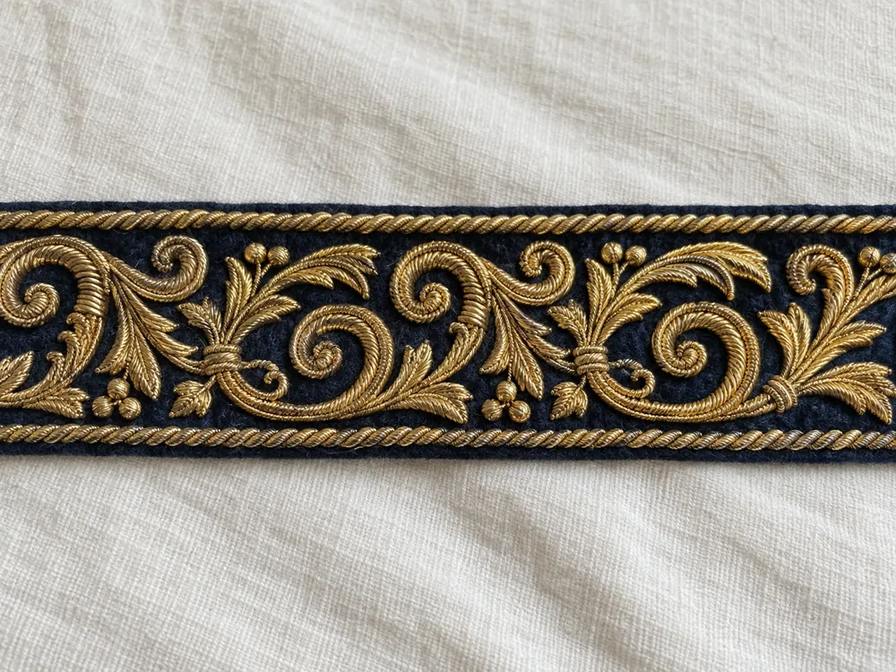 Scrolled Diplomatic Wire Trim